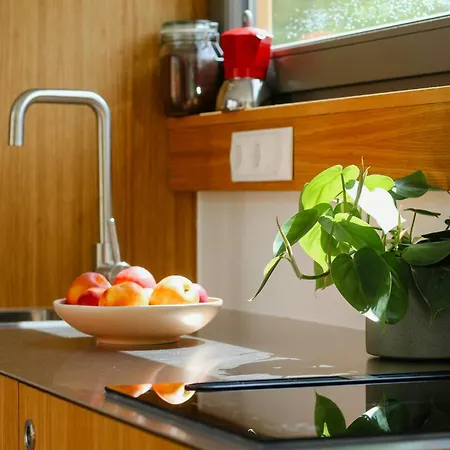 Modern Tiny House With Private Access Сasa de vacaciones *