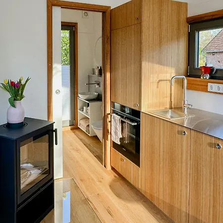 Modern Tiny House With Private Access Сasa de vacaciones *