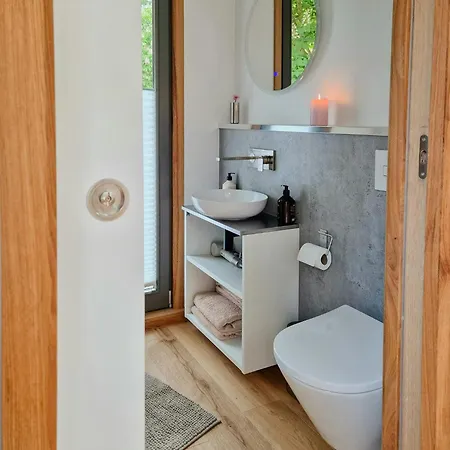 Modern Tiny House With Private Access *